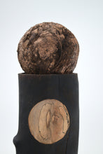Load image into Gallery viewer, Sffêr gyda pedistal cwpanog / Sphere with cupped pedestal