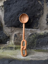 Load image into Gallery viewer, Llwyau Caru - Y Ddolen / Love Spoon - The Link