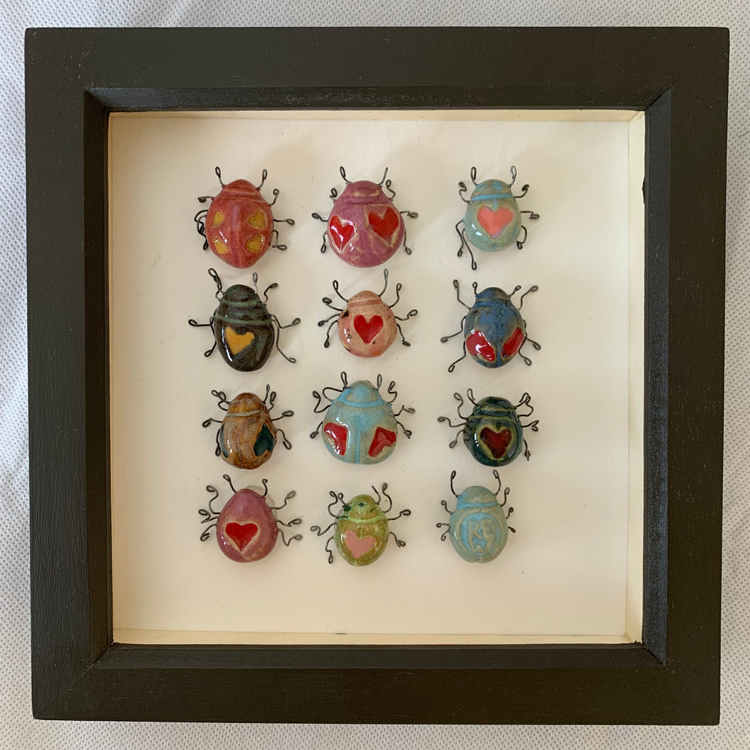 Rhesi o bryfaid cariad / Love bug line up