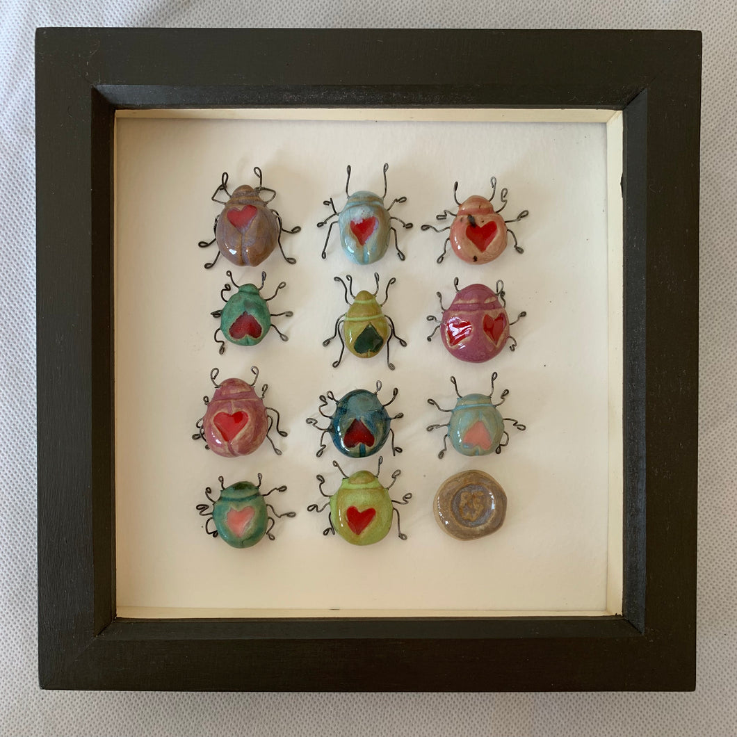 Byddin o bryfaid cariad / Love bug army