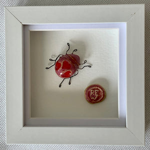 Scarlett, y pryf cariad tair calon / Scarlett the three hearted love bug