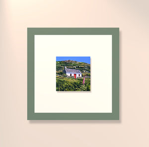 Y drws coch / The red door