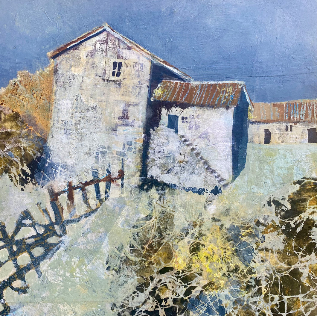 Ar Draws y Buarth / Across the Yard