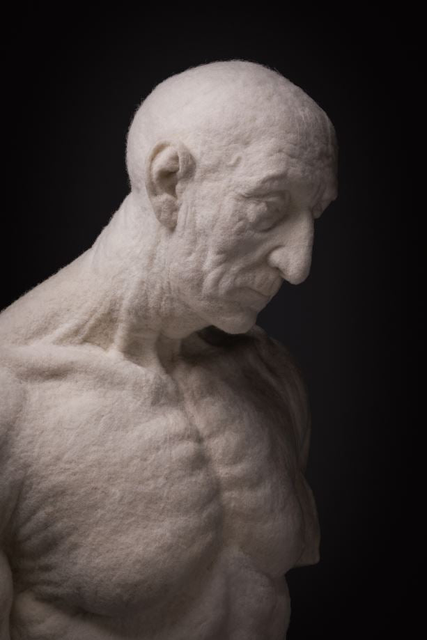 Clywed heb Ofn na Ffafr - Cerflun / Hear without Fear or Favour - Sculpture