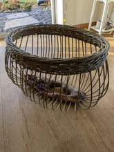 Load image into Gallery viewer, Lle i’r haul guddio (rhisgl) / A place for the sun to hide (bark)
