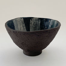 Load image into Gallery viewer, Powlen Mwsog #4 / Moss Bowl #4
