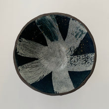 Load image into Gallery viewer, Powlen Mwsog #4 / Moss Bowl #4
