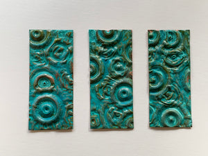 Sleisen o Ddafnau Triawd / Slice of Droplets Triple