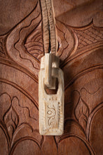 Load image into Gallery viewer, Jufu; Brethyn Coed / Jufu; Tree Cloth
